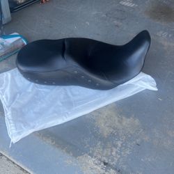 2018 Stock RoadKing Seat