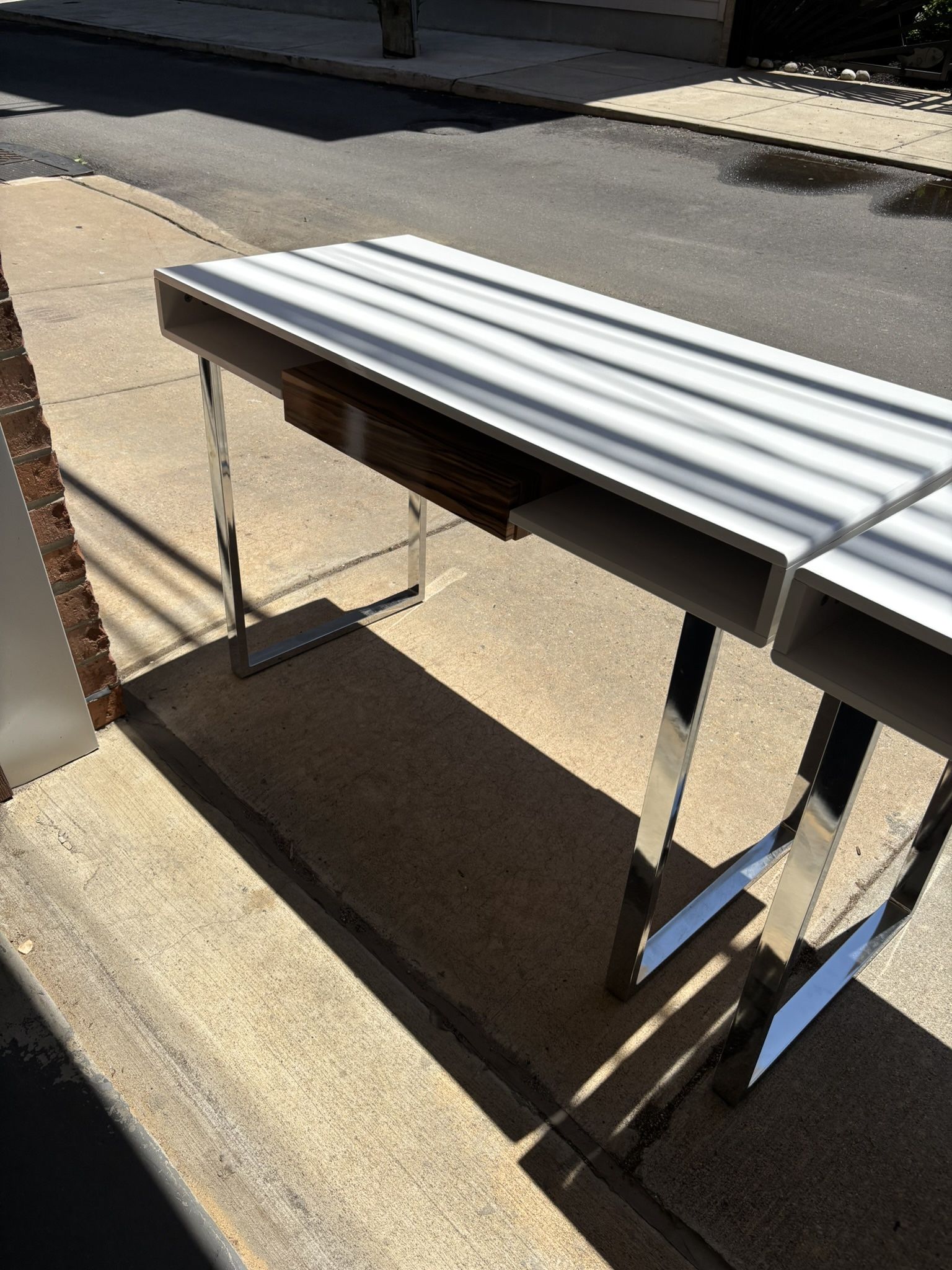 Safavieh White/Chrome Metropolitan Desk