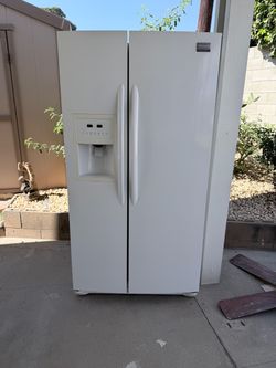 Frigidaire Gallery Side-by-Side Refrigerator