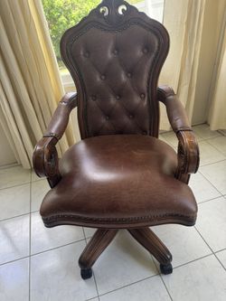 Gorgeous! Michael Amini /Aico  “ Toscano” Desk Chair!