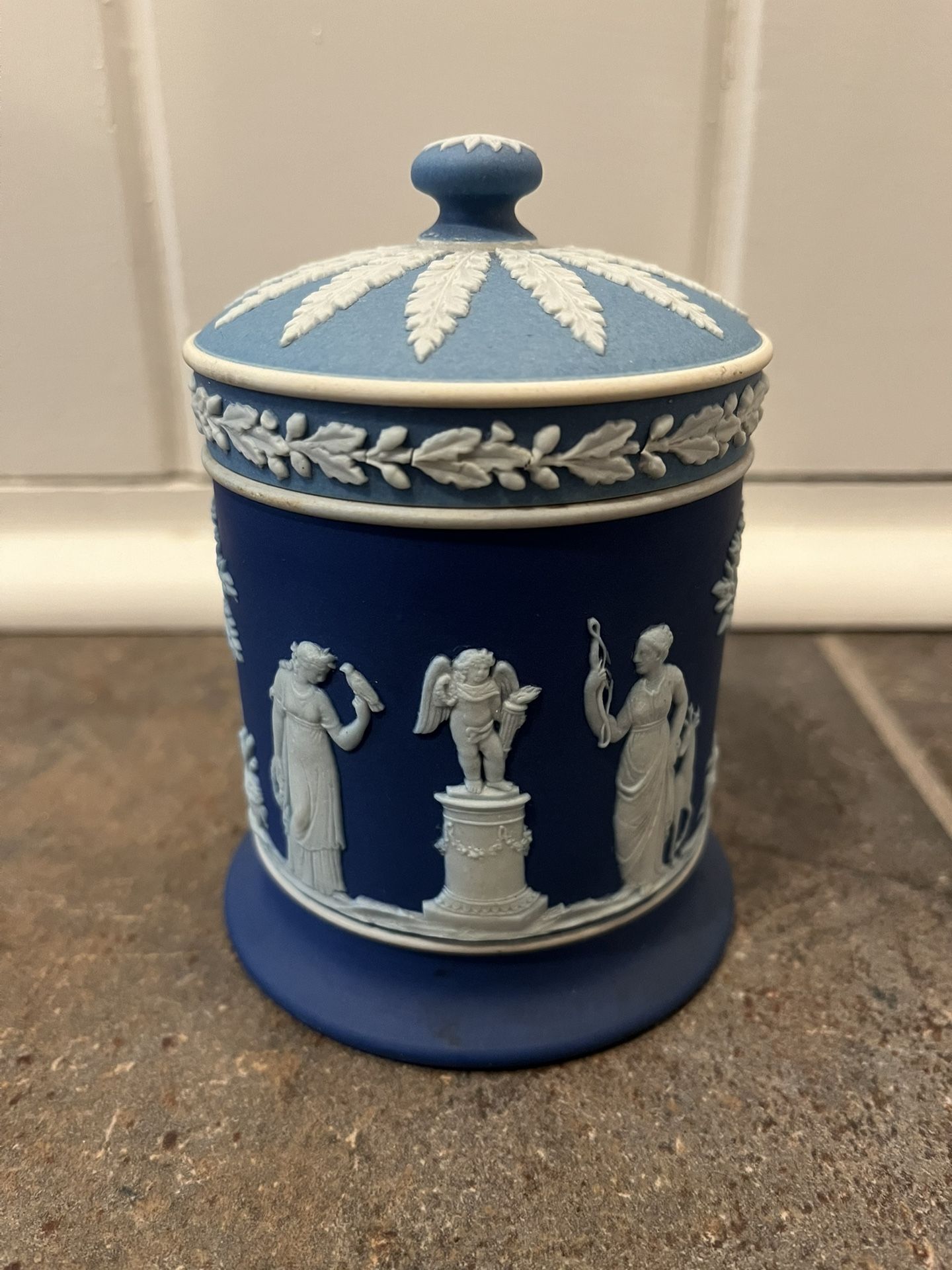 Antique Vintage Wedgwood Jasperware Pottery Ceramic Tobacco Jar Canister  Wedgewood