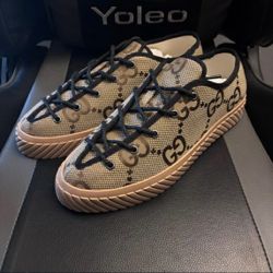 Gucci Maxi GG Low Top beige  size 10