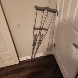 Crutches 