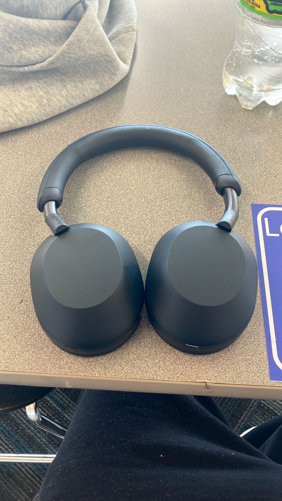  Sony WH-1000xm5 wireless bluetooth headphones like new ($120) pickup only