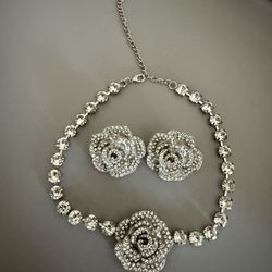 Women’s silver rose jewelry set