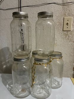 7 Ball wide mouth mason. Jars with measuring. 6 cups. 9 inches