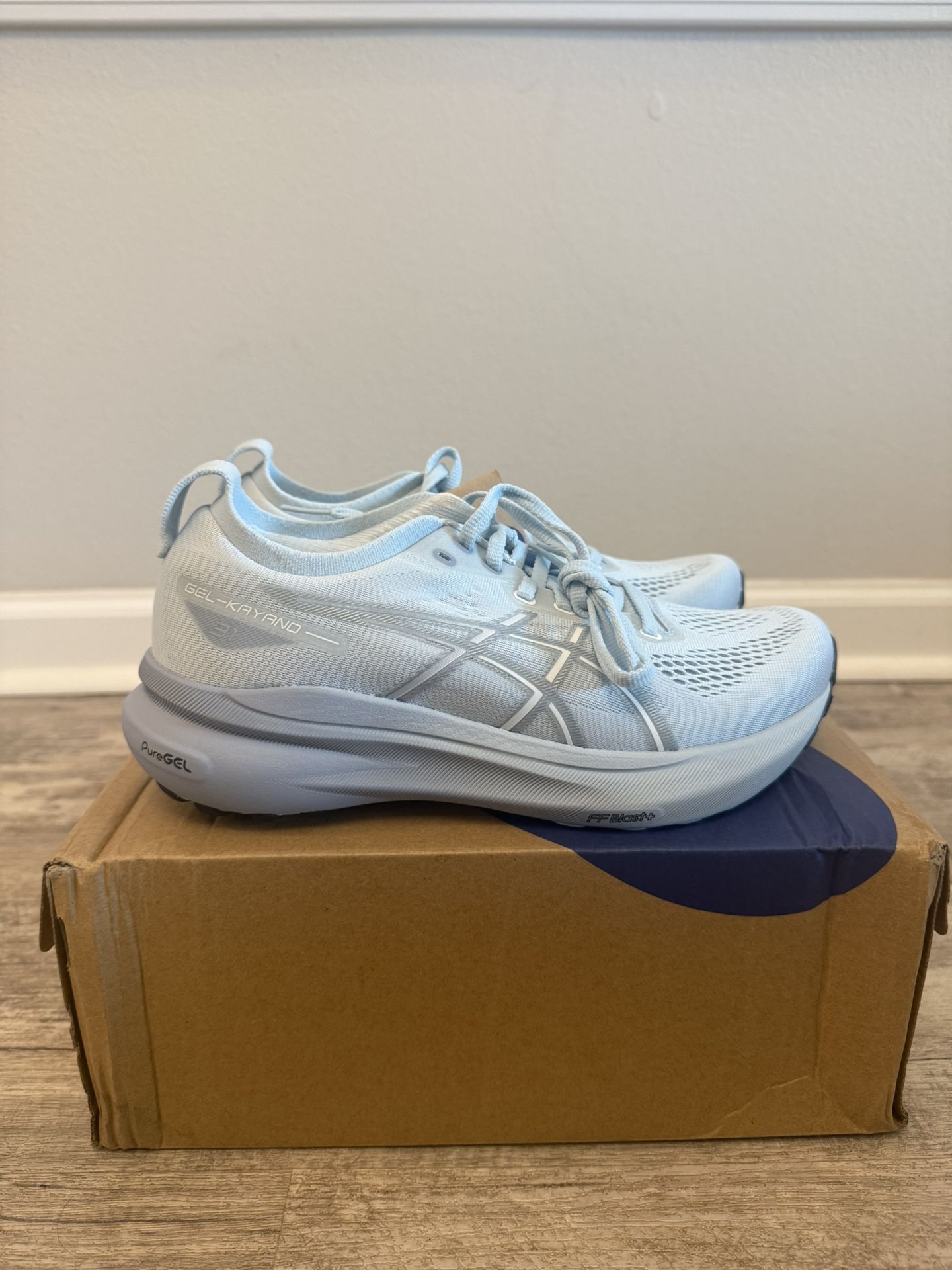 Brand New ASICS Gel Kayano 31 Size 7.5