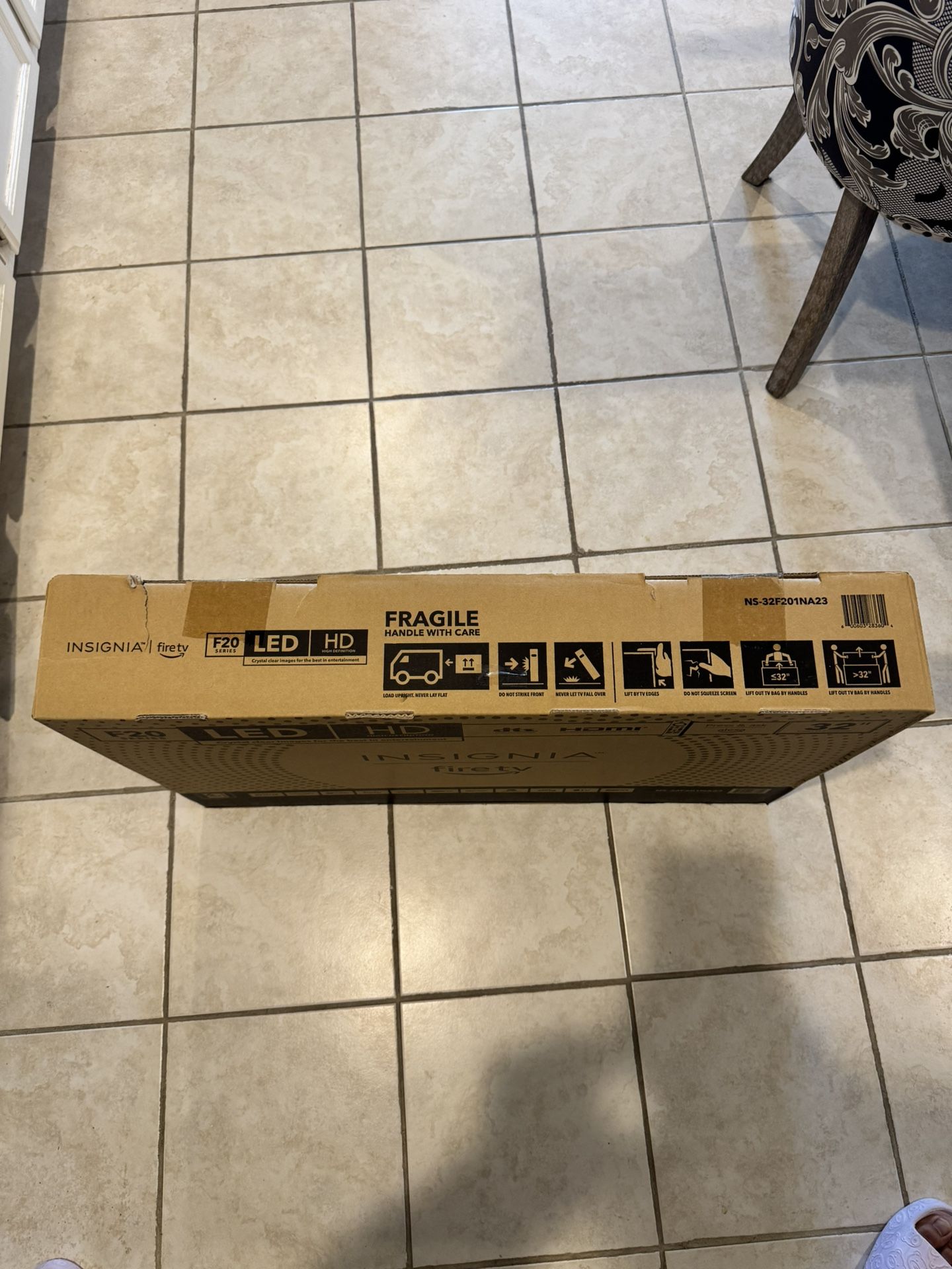 INSIGNIA 32-inch Class F20 Series Smart HD 720p Fire TV with Alexa Voice Remote