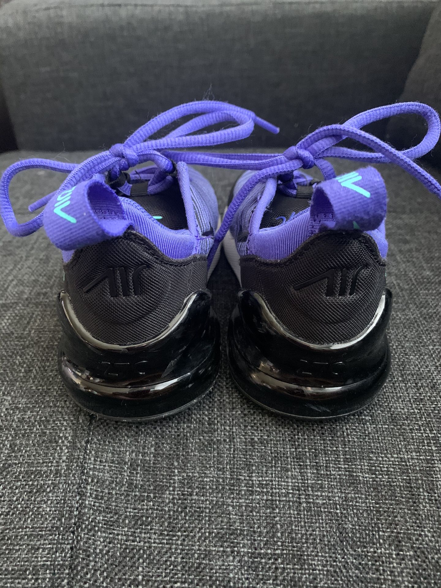 Nike 270s size 11c