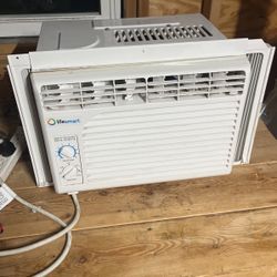 Life Smart 5000 BTU AC Unit 