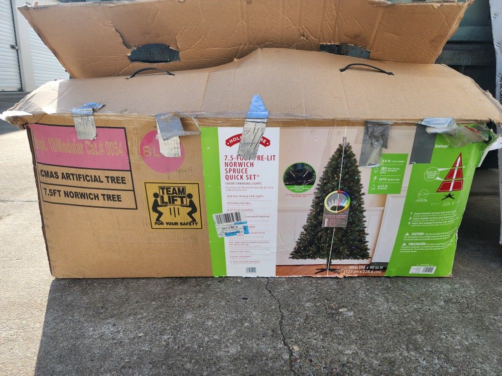 7.5 Foot Pre Lit Christmas Tree