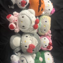 Bundle Of Sanrio Plushies 