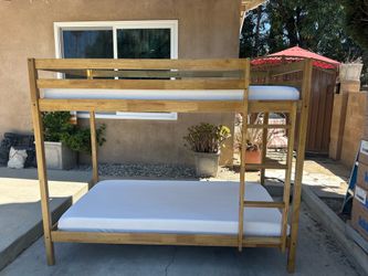 Woden bunk bed