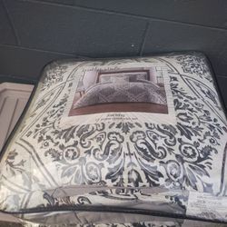 Cal King Comforter Brand New