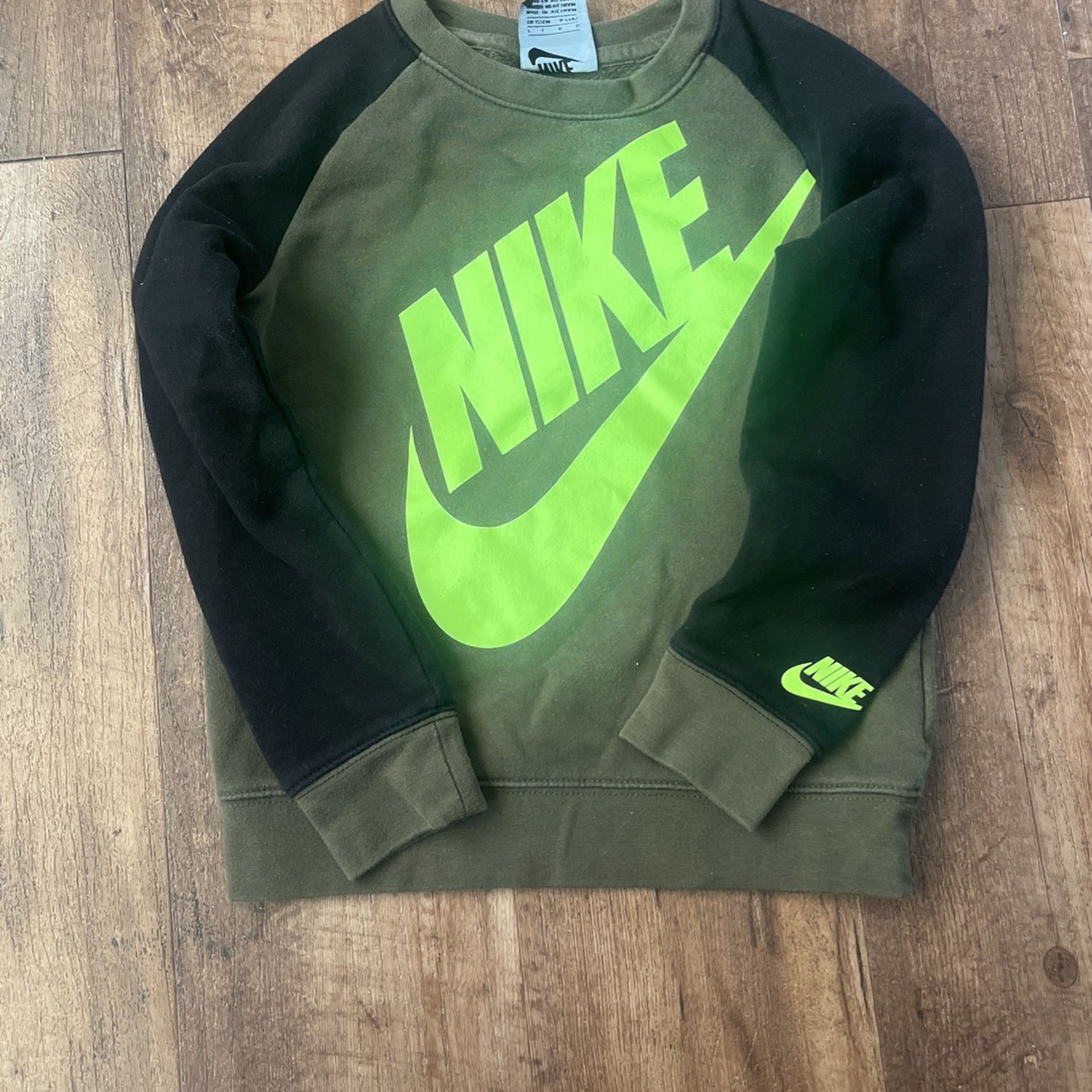 nike pullover sweatshirt