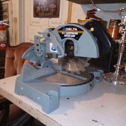 Delta 8 1/2in Compound Miter Saw Missing Gaurd Works Great As Is New Blade