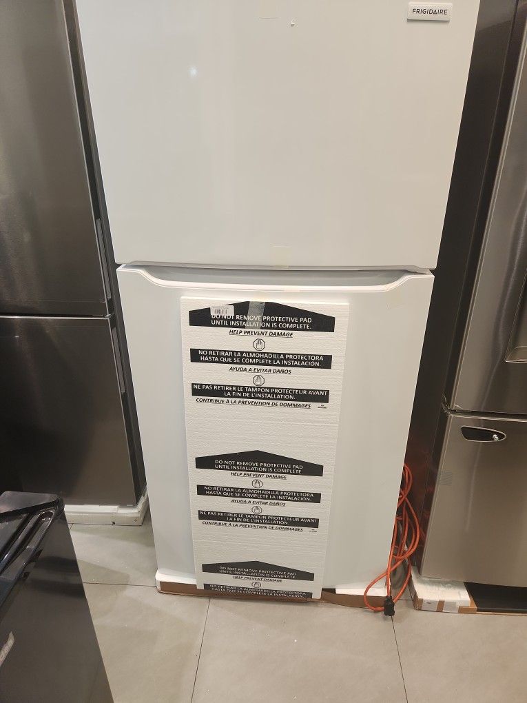 Amazing Frigidaire 18.3 Cu Ft Top Freezer Refrigerator