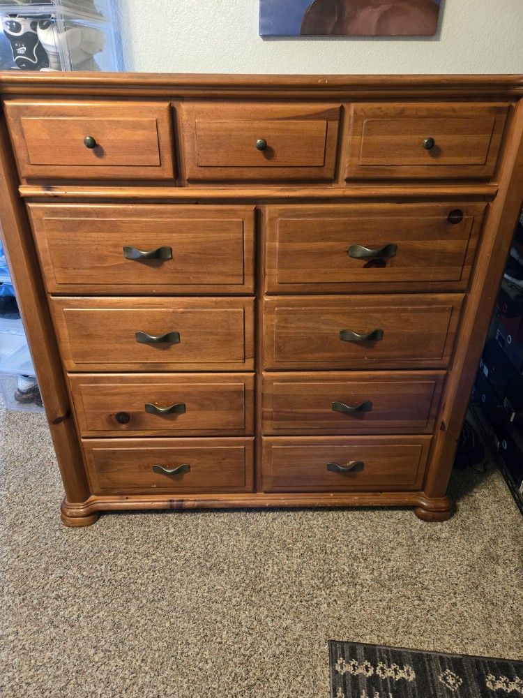 11 Drawer Dresser