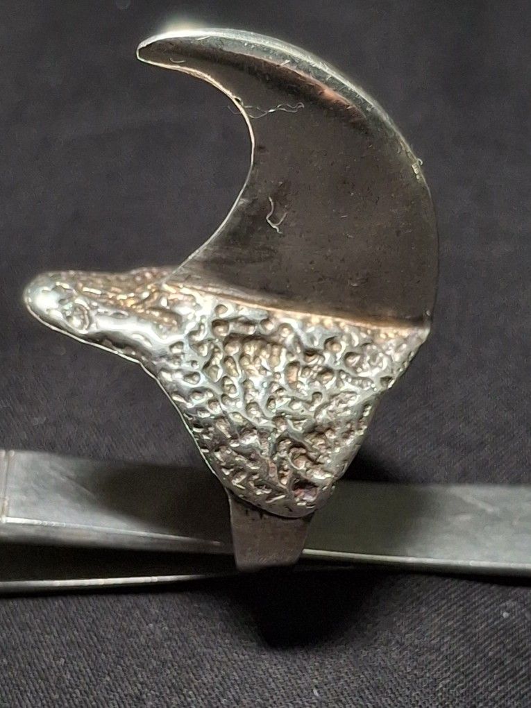 Sterling Silver Sharkfin Ring Size 9 11.2 Grams