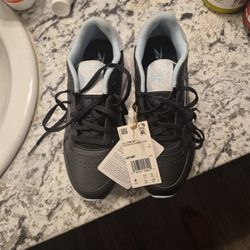 Reebok 4y New Out The Box $25