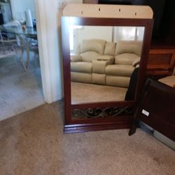 Queen Size Bed/ 6 Dresser Drawer With Mirror 