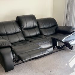 Avenger Black Power Reclining Sofa – Great Condition – $900 (Studio City)