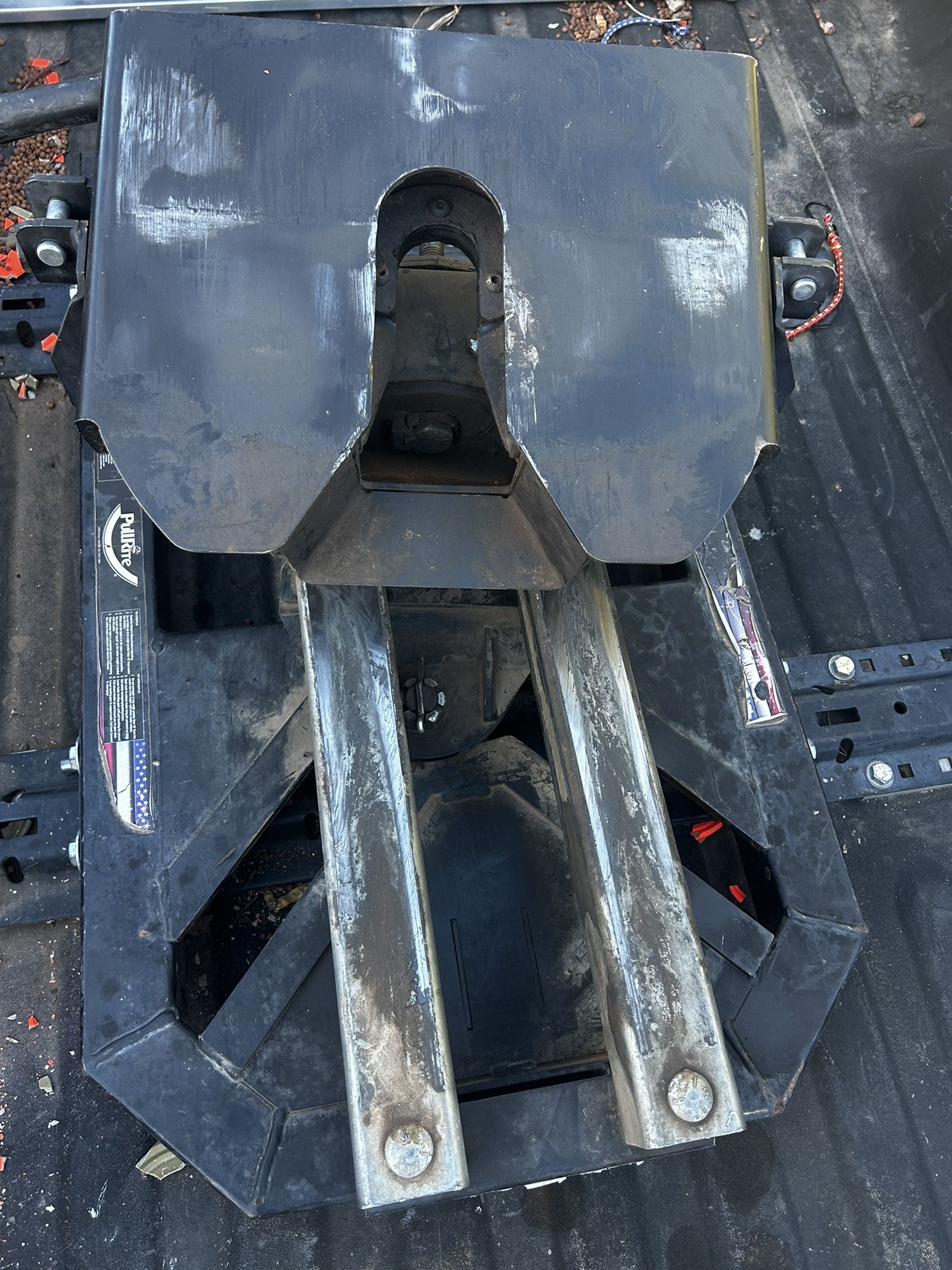 Pullrite 2700 5th Wheel Hitch