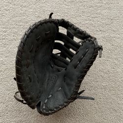 Rawlings Left Handed First Baseman’s Mitt