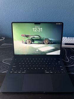 MacBook Air m2 13 inch 16gb Ram 256gb ssd