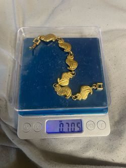 Gold cat bracelet