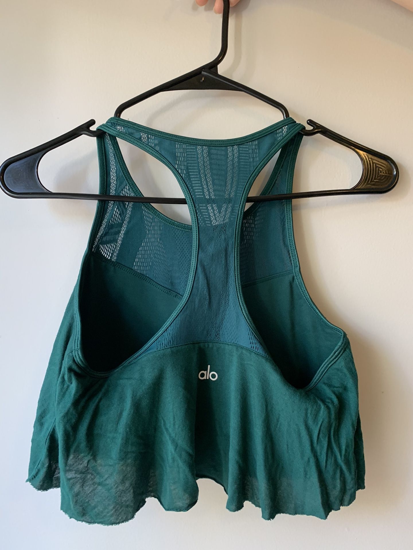 Alo emerald green flow workout top women’s size m