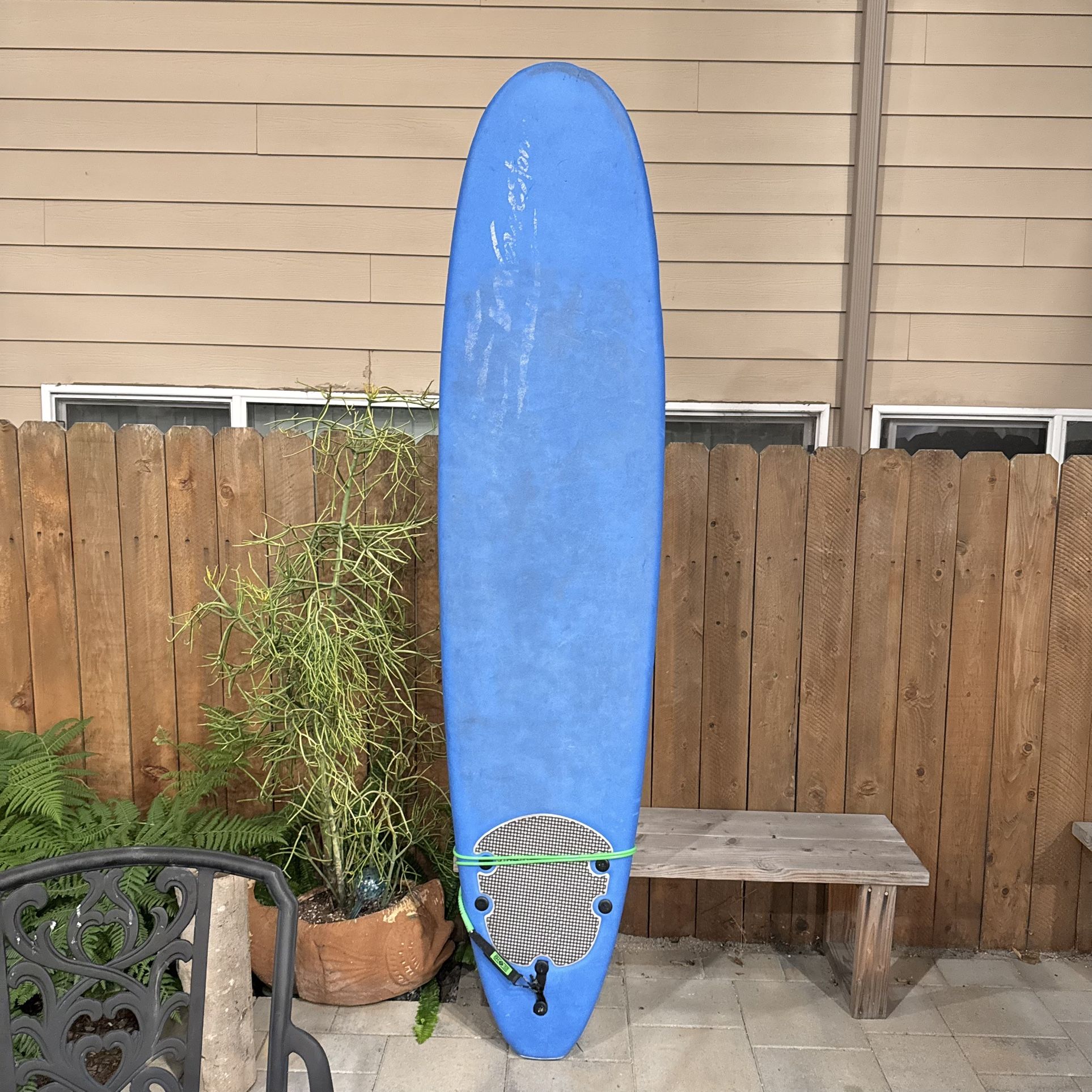 The Original 8β Wavestorm Beginner Surfboard w/ fins and leash included