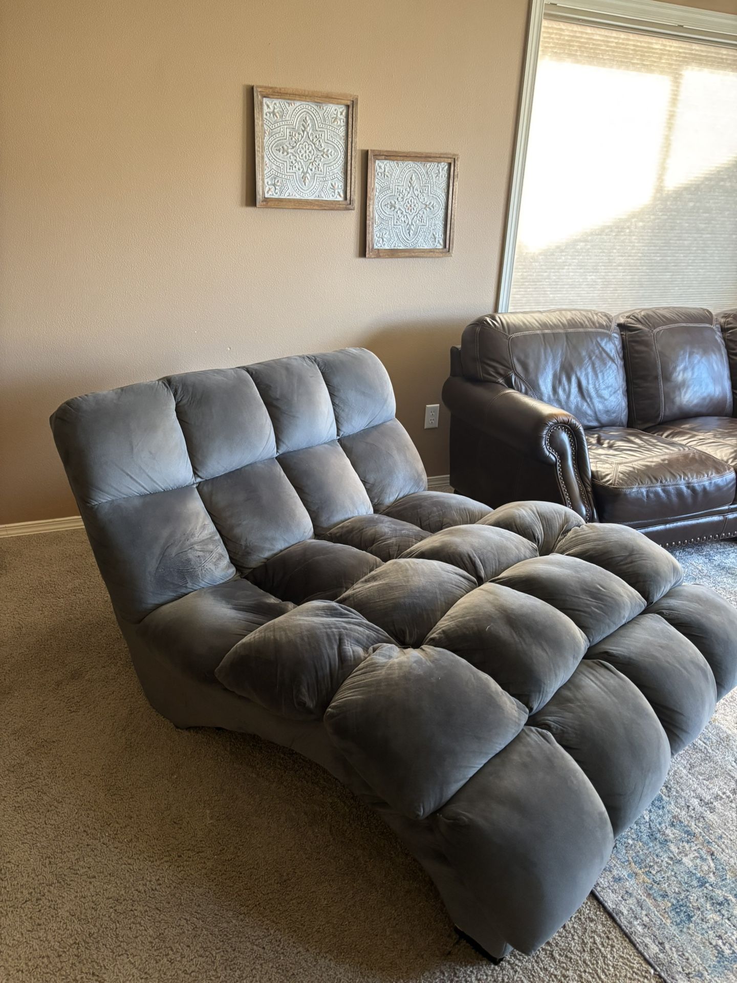Double Chex lounge