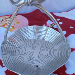 Beautiful Vintage Silver Color English Style Fruit Baskets