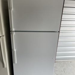 Hotpoint White Refrigerator ‼️60 Day Warranty‼️