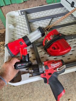 🎈leer Read Mire See Photos pls  used 12v tools $100 for all firme