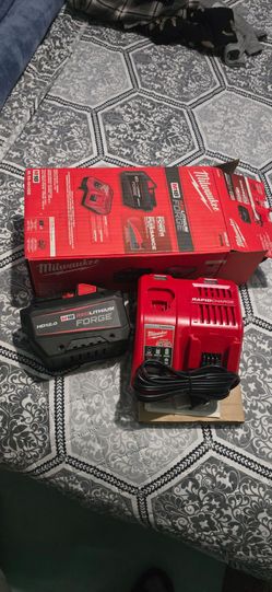 Milwaukee Kit with 12.0Ah Battery and Rapid Charger
