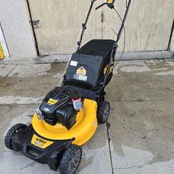 DEWALT 21 in. 150cc Briggs and Stratton 625ex Engine Rear Wheel Drive 2-in-1 Gas Self Propelled Walk Behind Lawn Mower
