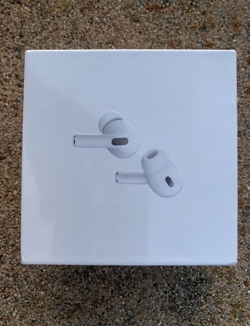 Apple AirPods Pro (2nd Generation) with MagSafe Wireless Charging case - White