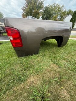 Rust free 5.8 bed has a couple dents