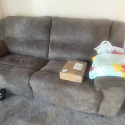 Recliner Couch Great Condition 
