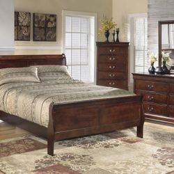 Alisdair Dark Brown Sleigh Bedroom Set

