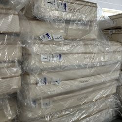 Luxury Saatva & Tempur-Pedic Mattresses – 50-80% Off!     •    Brand New, Minor Blemishes (Nothing That Affects Comfort)     •    King, Queen, Full, T