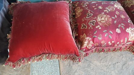 Red silk and velvet embroidered extra lard pillows
