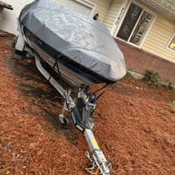 Bay liner Boat