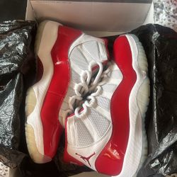 Jerry 11s size 9 wore 1 time