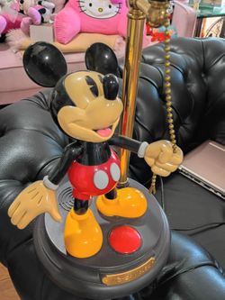 Vintage Mickey mouse lamp very precious