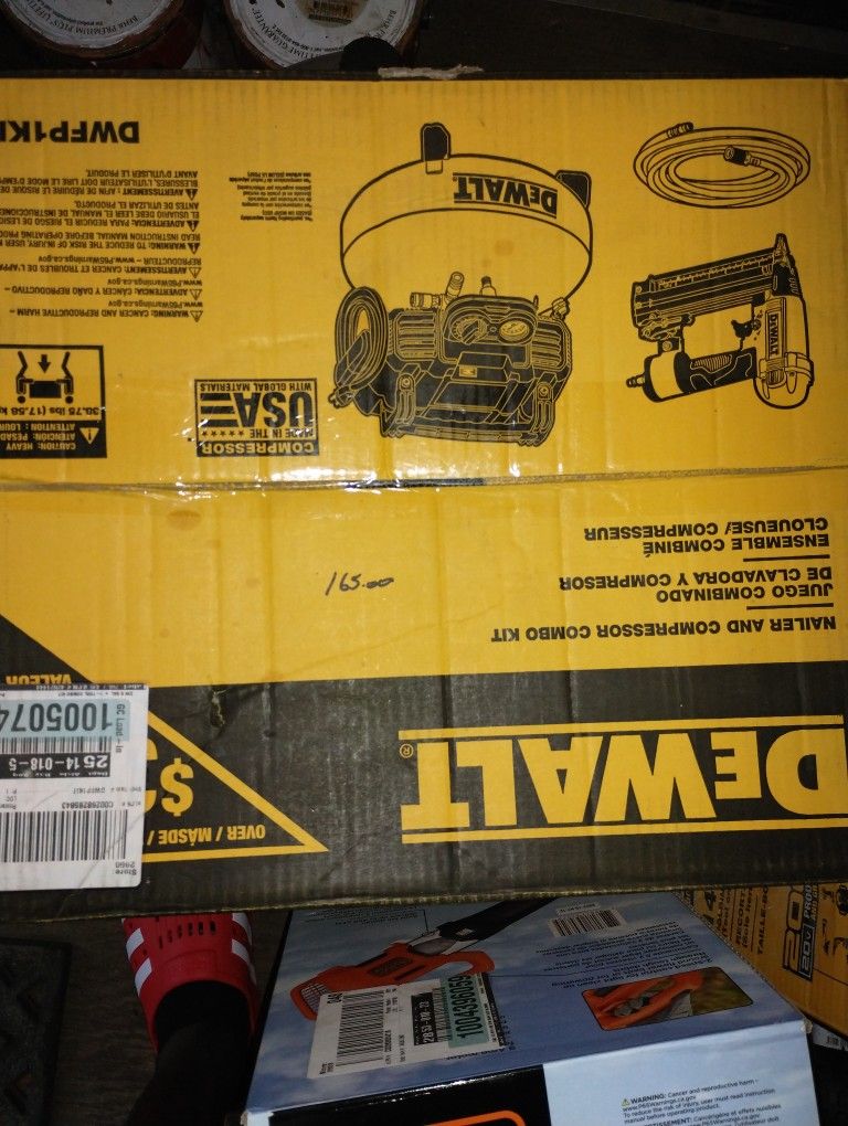 DeWalt Nailer In Compressor Combo Kit