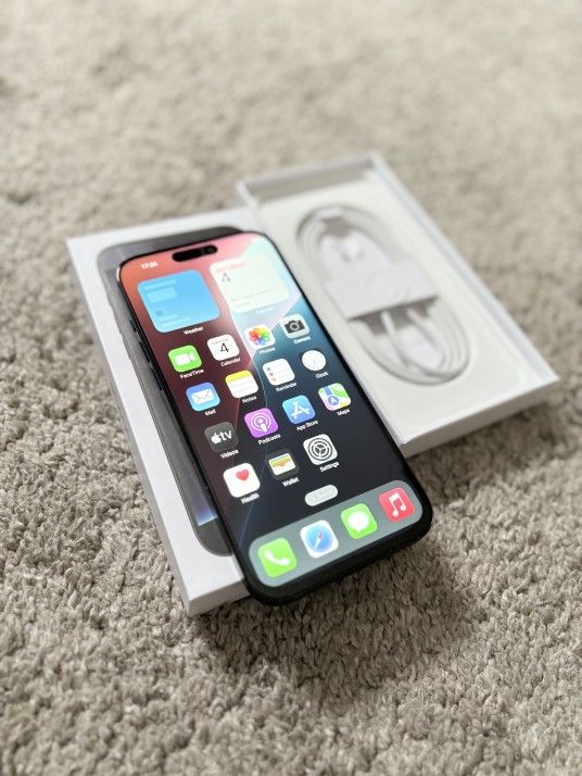 Apple iPhone 16 Pro Max 