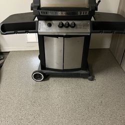 Broil King crown Propane Grill